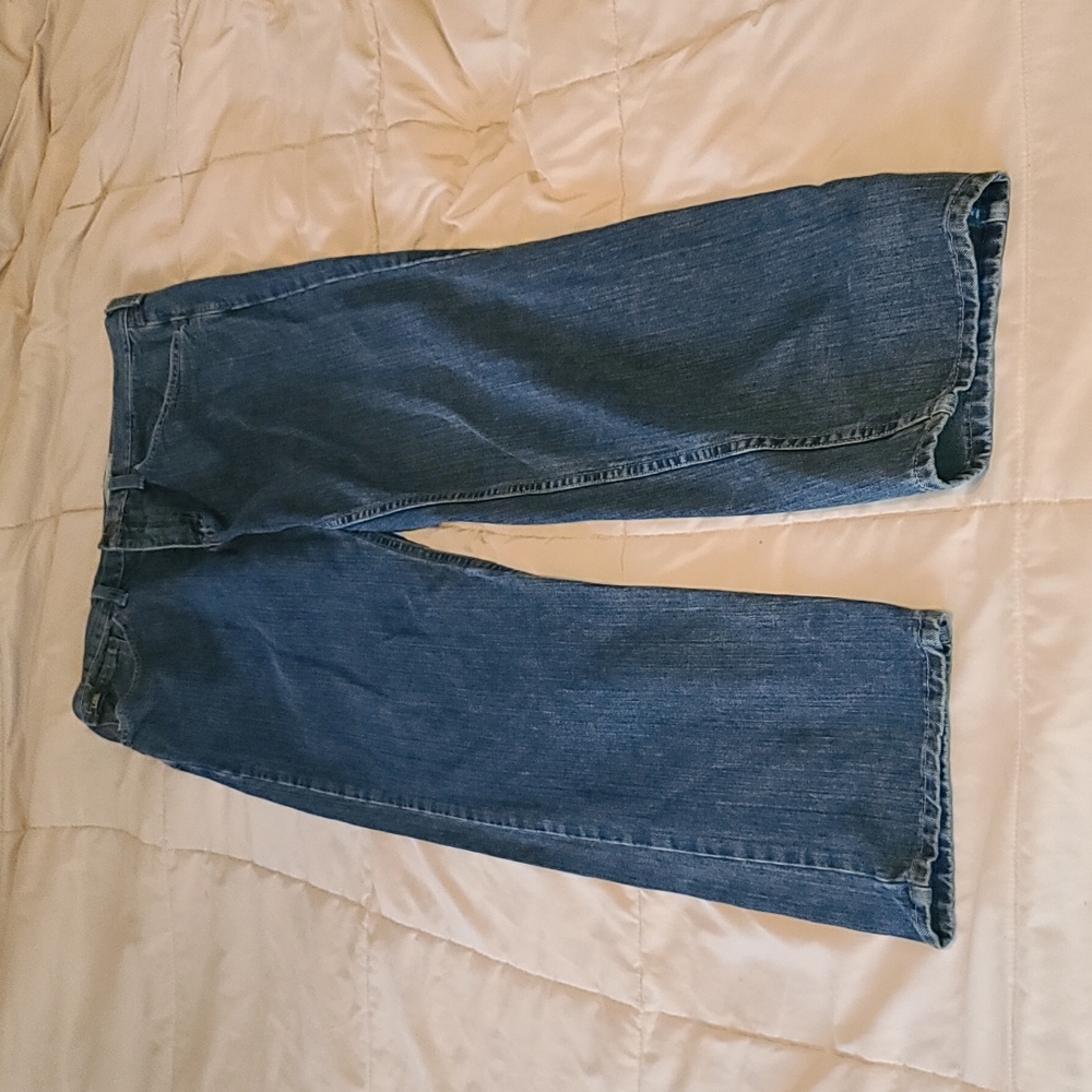 Lee blue jeans size 36 x 34.